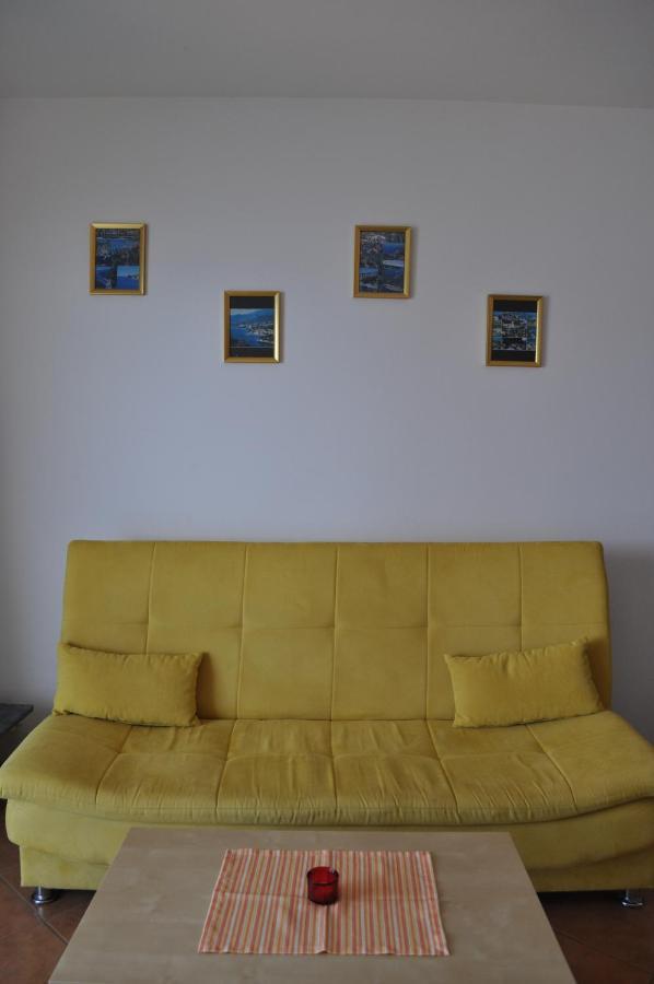 Poseidon Apartments Plomin Exterior foto